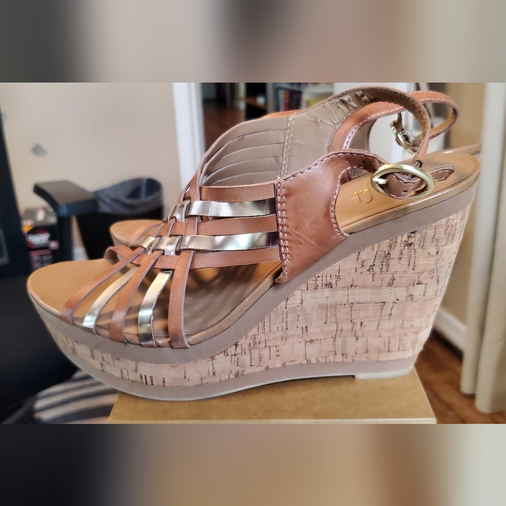 Franco Sarto Leather Tan and Gold Wedge Sandals BRAND NEW